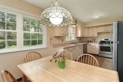 Kitchen - 1504 Sequoia Trl, Glenview, IL 60025 photo 2 of 2