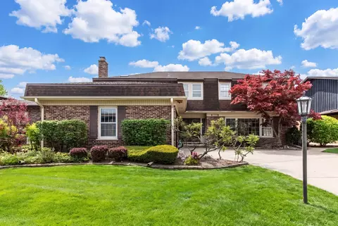 7751 Arcadia St, Morton Grove, IL 60053