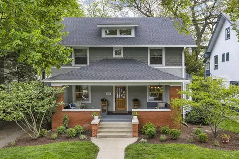 925 Elmwood Ave, Evanston, IL 60202
