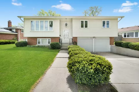 773 Madelyn Dr, Des Plaines, IL 60016