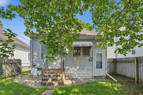Exterior - 118 5th St, Silvis, IL 61282 photo 4 of 5