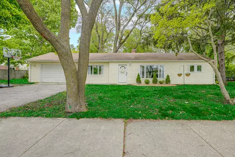 1415 Deerfield Pl, Highland Park, IL 60035