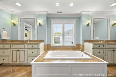 Bath - 532 Turf Ln, Wheaton, IL 60187 photo 3 of 5
