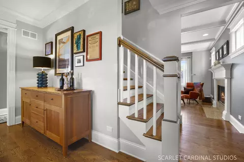 Entry Way - 532 Turf Ln, Wheaton, IL 60187 photo 1 of 2