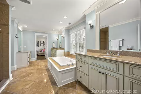 Bath - 532 Turf Ln, Wheaton, IL 60187 photo 2 of 5