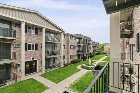5331 N Delphia Ave #231, Chicago, IL 60656