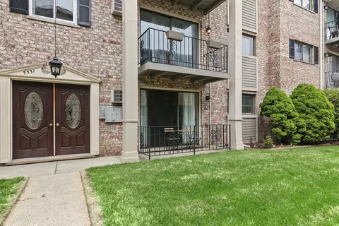5331 N Delphia Ave #231, Chicago, IL 60656
