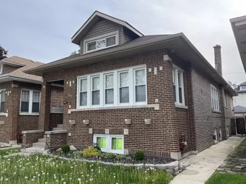 8035 S Oglesby Ave, Chicago, IL 60617