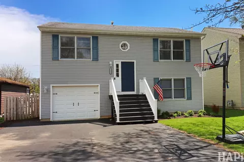 6612 Rose Ave, Crystal Lake, IL 60014