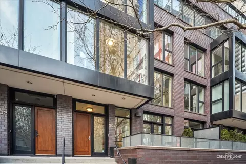 204 N Park Dr, Chicago, IL 60601