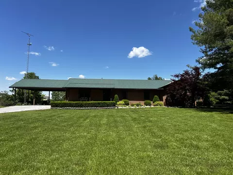 14830 N Mccarty Ln, Mount Vernon, IL 62864
