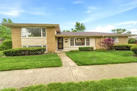 512 N Harvard Ave, Villa Park, IL 60181