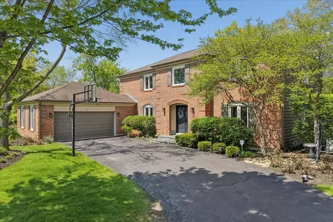 4 Exmoor Ln, Lincolnshire, IL 60069
