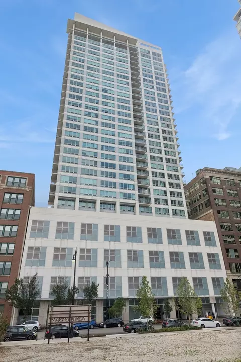 701 S Wells St #1804, Chicago, IL 60607