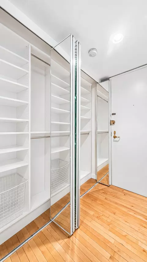 260 E Chestnut St #314, Chicago, IL 60611 photo 15