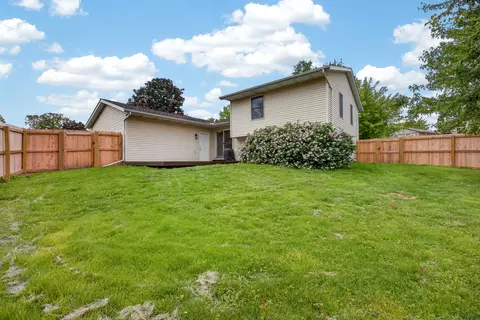 Exterior - 9 Timber View Dr, Bloomington, IL 61701 photo 3 of 5
