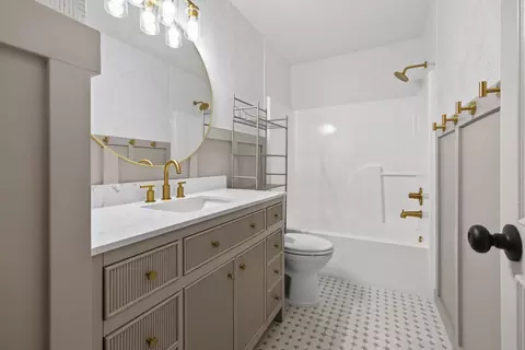 Bath - 9 Timber View Dr, Bloomington, IL 61701 photo 1 of 2