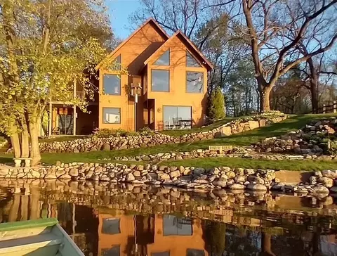 8533 Van Emmon Rd, Yorkville, IL 60560
