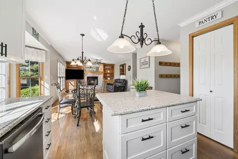 Kitchen - 25137 Vermette Rd, Plainfield, IL 60585 photo 2 of 5