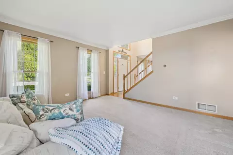 Living - 25137 Vermette Rd, Plainfield, IL 60585 photo 2 of 3