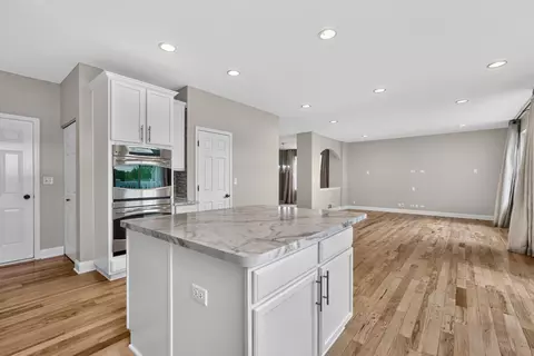 Kitchen - 409 Brockton Ave, Elgin, IL 60124 photo 5 of 5