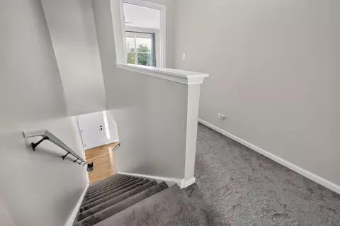 Entry Way - 409 Brockton Ave, Elgin, IL 60124 photo 2 of 4