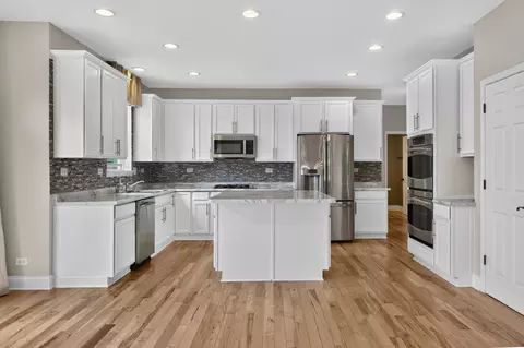 Kitchen - 409 Brockton Ave, Elgin, IL 60124 photo 1 of 5