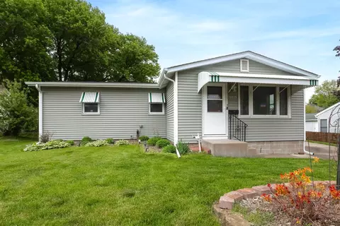 4423 N Pine St, Davenport, IA 52806