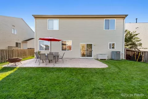 Exterior - 905 Shelter Island Ln, Pingree Grove, IL 60140 photo 2 of 4