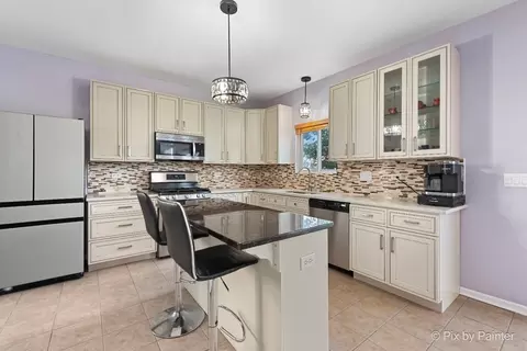 Kitchen - 905 Shelter Island Ln, Pingree Grove, IL 60140 photo 4 of 4