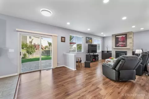 Living - 905 Shelter Island Ln, Pingree Grove, IL 60140 photo 2 of 2