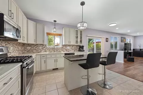 Kitchen - 905 Shelter Island Ln, Pingree Grove, IL 60140 photo 1 of 4