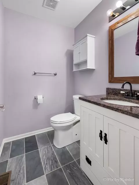 Bath - 905 Shelter Island Ln, Pingree Grove, IL 60140 photo 3 of 4