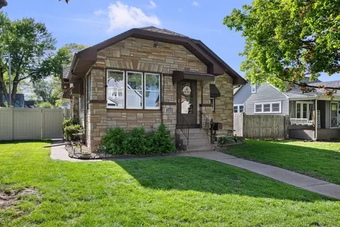 2218 Davie St, Davenport, IA 52804