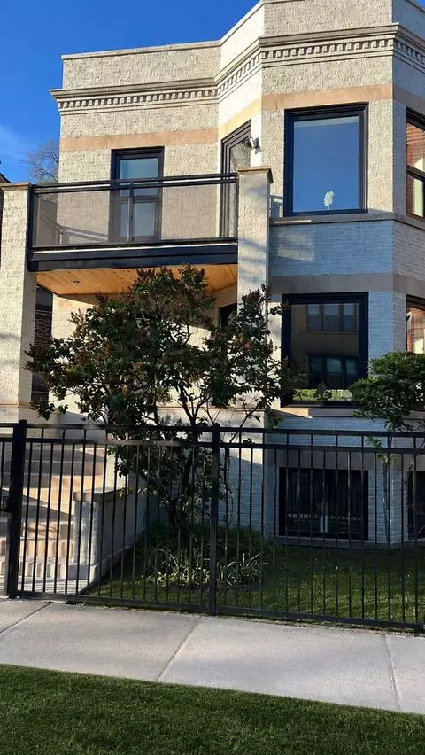 5725 N Ridge Ave, Chicago, IL 60660
