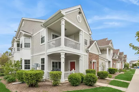 2305 Aurora Dr #8, Pingree Grove, IL 60140