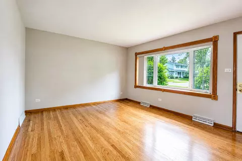 Living - 14759 Long Ave, Oak Forest, IL 60452 photo 2 of 2