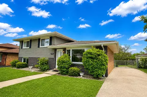 Exterior - 14759 Long Ave, Oak Forest, IL 60452 photo 2 of 5