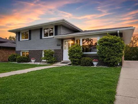 Exterior - 14759 Long Ave, Oak Forest, IL 60452 photo 4 of 5