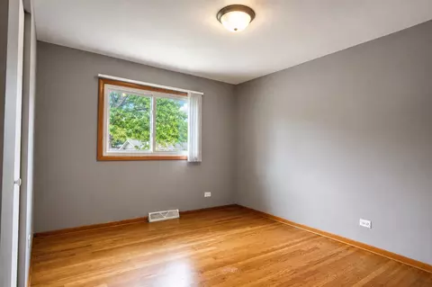 Bedroom - 14759 Long Ave, Oak Forest, IL 60452 photo 2 of 3
