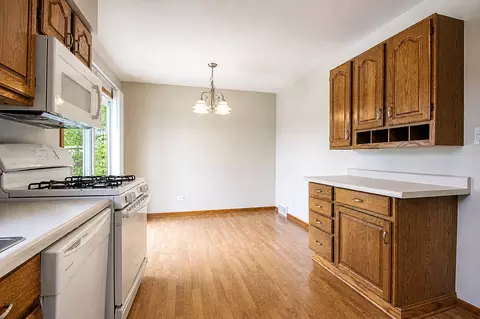 Kitchen - 14759 Long Ave, Oak Forest, IL 60452 photo 1 of 2