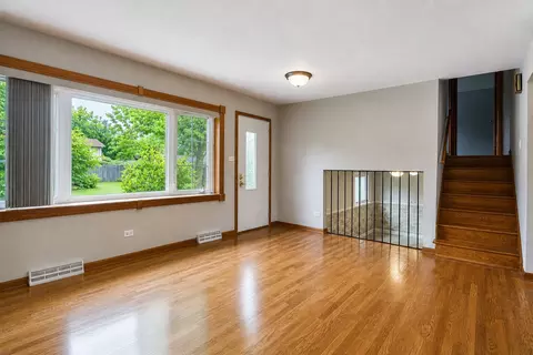 Living - 14759 Long Ave, Oak Forest, IL 60452 photo 1 of 2
