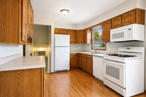 Kitchen - 14759 Long Ave, Oak Forest, IL 60452 photo 2 of 2