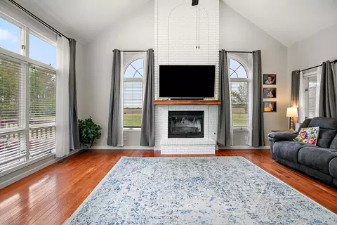 Living - 17709 W State Rte 17, Reddick, IL 60961 photo 1 of 2