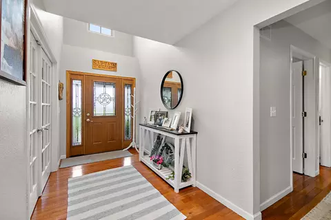 Entry Way - 17709 W State Rte 17, Reddick, IL 60961 photo 1 of 5