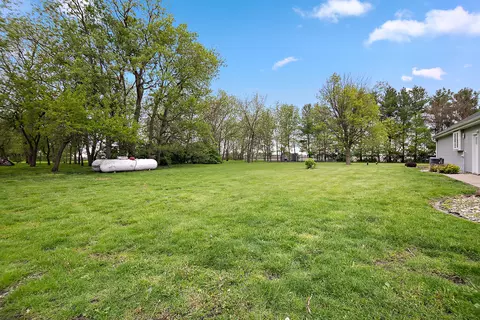 Exterior - 17709 W State Rte 17, Reddick, IL 60961 photo 4 of 9