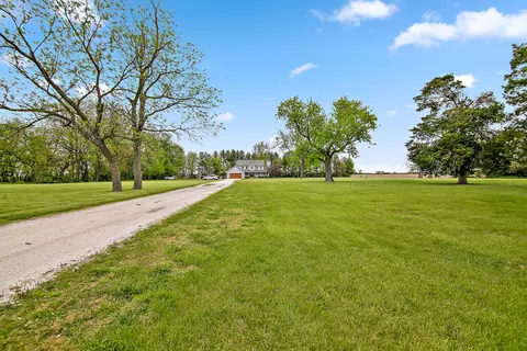 Exterior - 17709 W State Rte 17, Reddick, IL 60961 photo 3 of 9