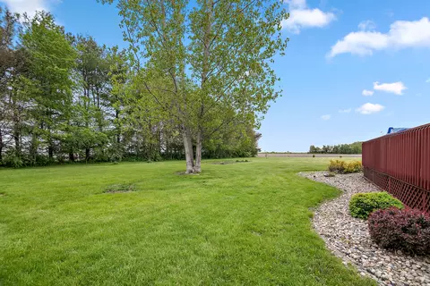 Exterior - 17709 W State Rte 17, Reddick, IL 60961 photo 6 of 9