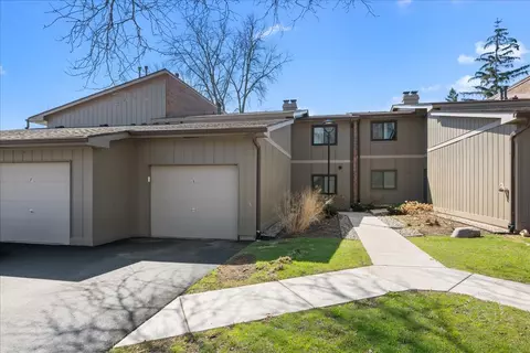 29 W431 Emerald Green Dr #24E, Warrenville, IL 60555