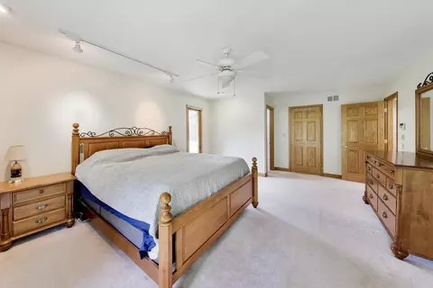 Bedroom - 1104 Nottingham Ln, Elgin, IL 60120 photo 3 of 9